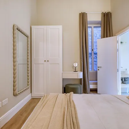 Traditional Chic 2 Bedroom With Seaview Ldem1-5