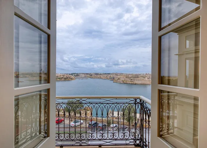 Appartement Traditional Chic 2 Bedroom With Seaview Ldem1-5