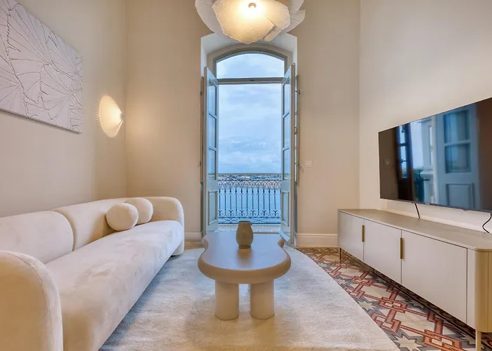 Apartament Traditional Chic 2 Bedroom With Seaview Ldem1-5