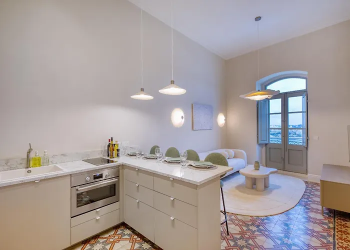 Traditional Chic 2 Bedroom With Seaview Ldem1-5 * Valletta