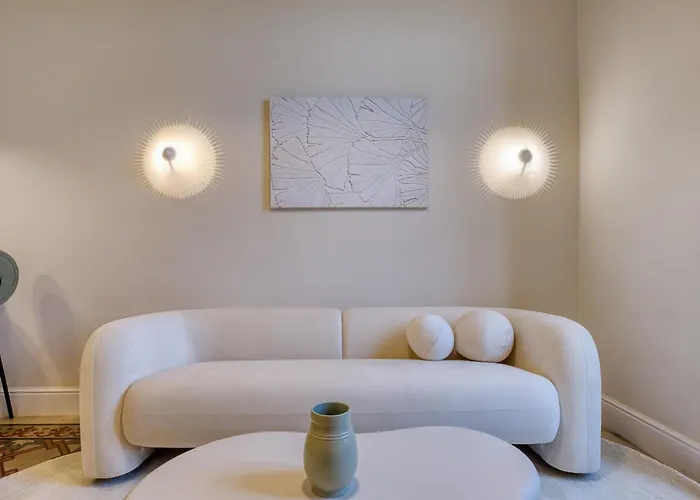 Traditional Chic 2 Bedroom With Seaview Ldem1-5 * Valletta