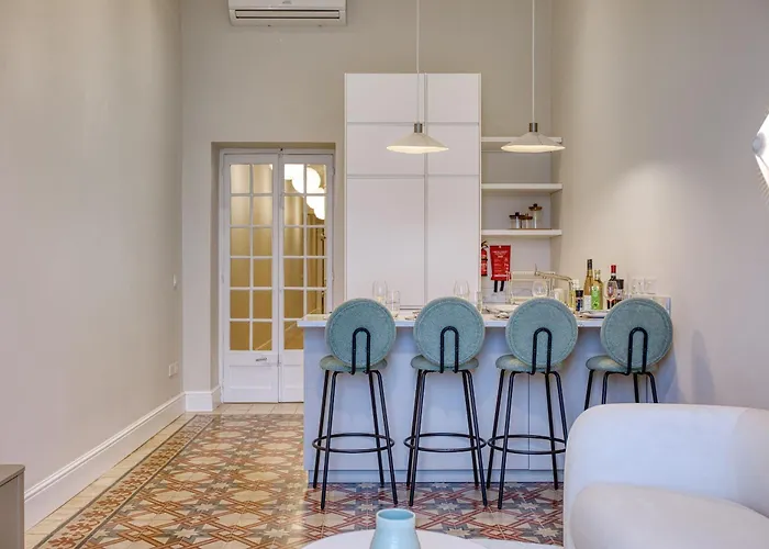 Traditional Chic 2 Bedroom With Seaview Ldem1-5